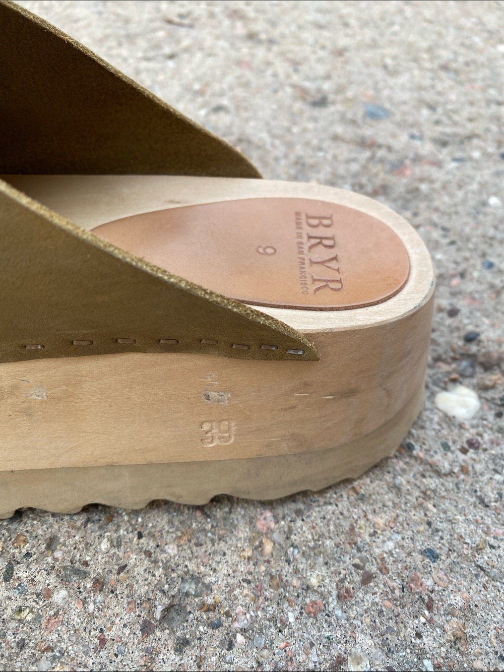 BRYR Clog - Picture 7 of 7